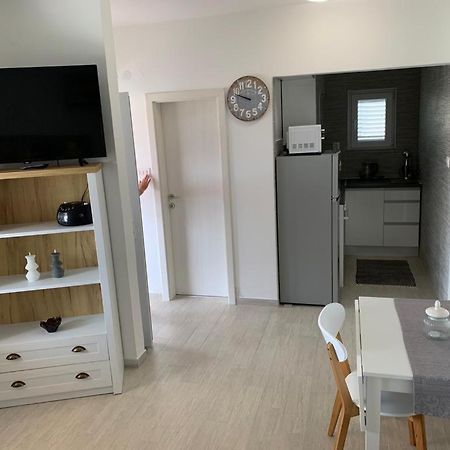 Tara'S Apartman Supetar Εξωτερικό φωτογραφία
