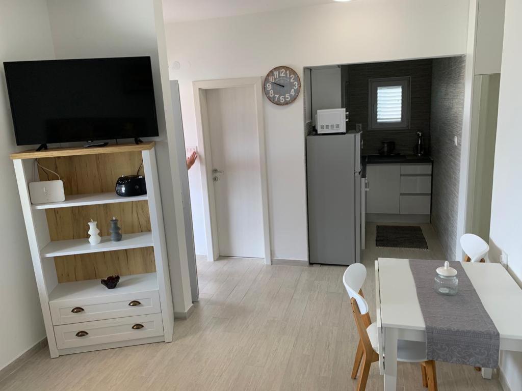 Tara'S Apartman Supetar Εξωτερικό φωτογραφία