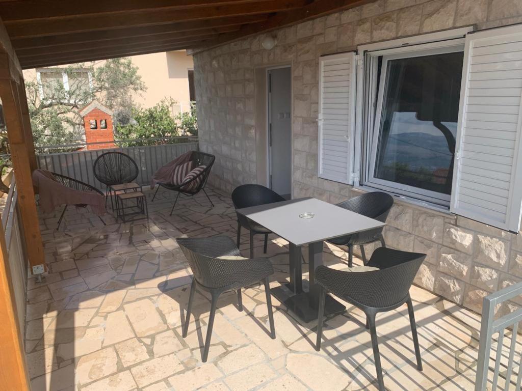 Tara'S Apartman Supetar Εξωτερικό φωτογραφία
